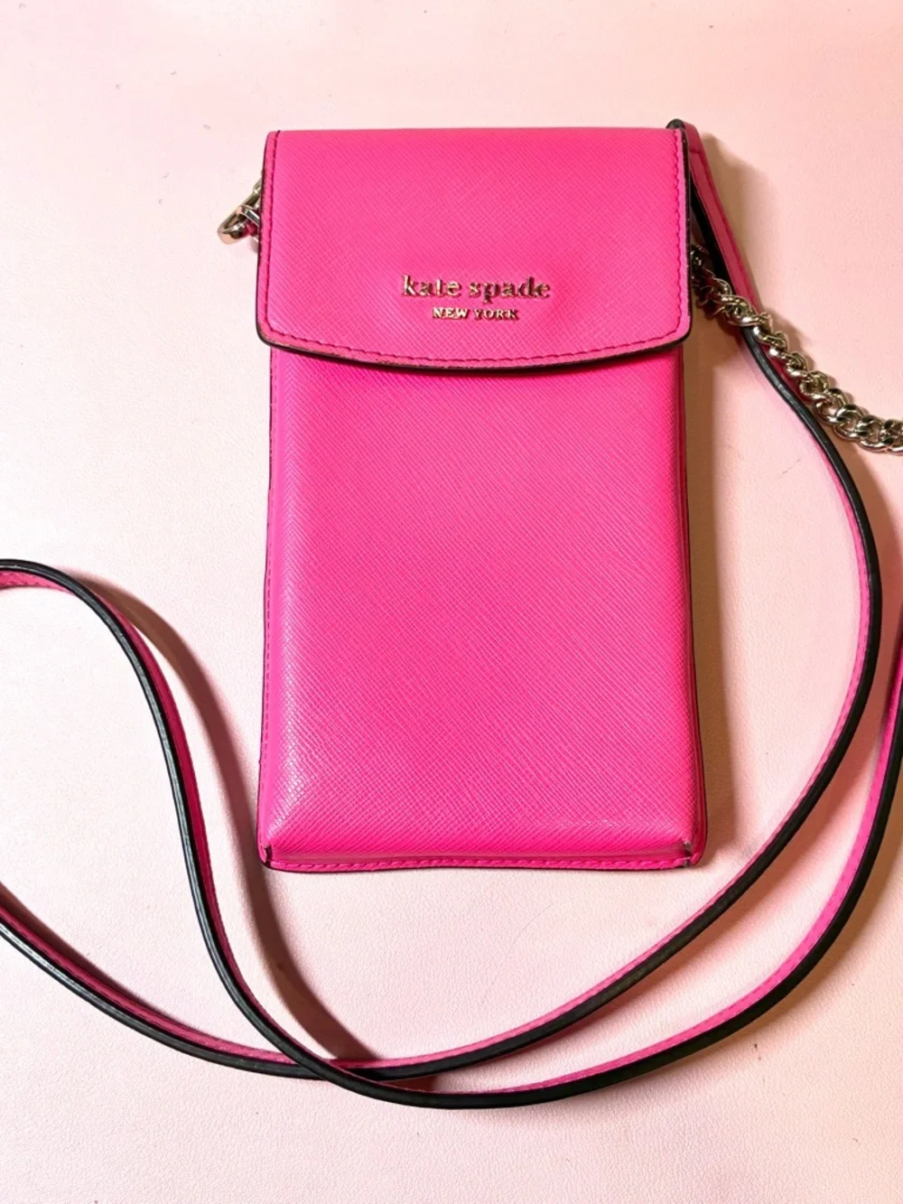 Preowned Kate spade cellphone wallet crossbody